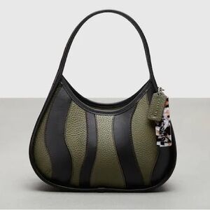 COACHTOPIA Green & Black Wavy Purse 🖤 Ergo